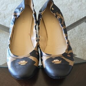 Coach Women's Black and Tan Patterned Flats